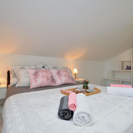 Apartments Viktoria ลอฟราน ภายนอก รูปภาพ