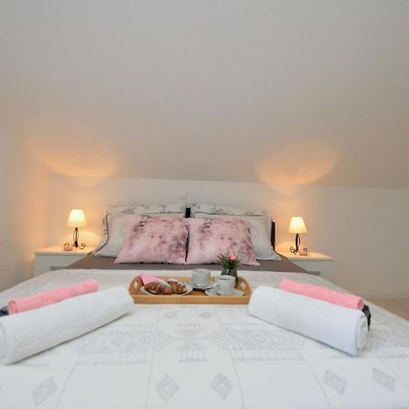 Apartments Viktoria ลอฟราน ภายนอก รูปภาพ