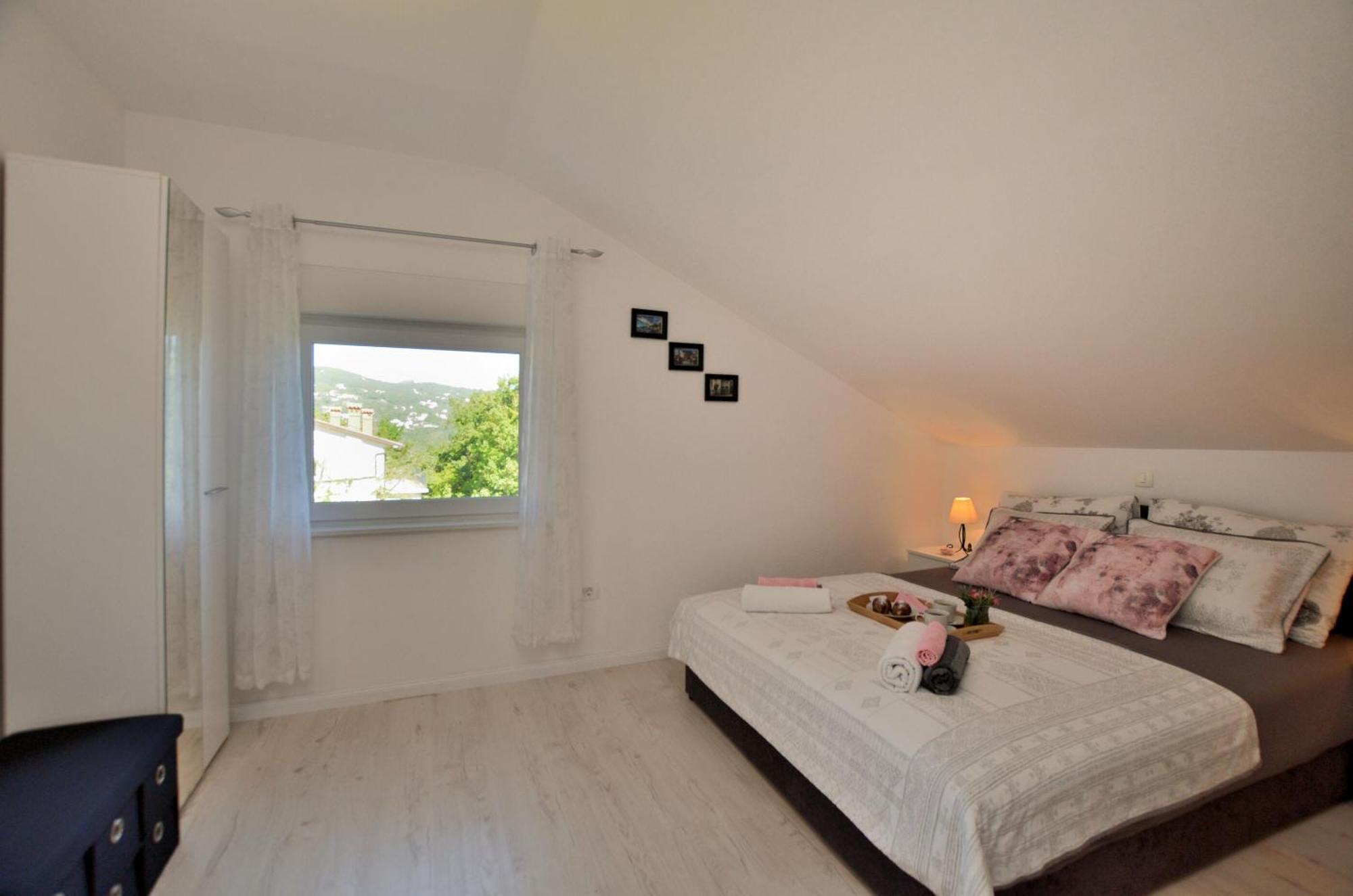 Apartments Viktoria ลอฟราน ภายนอก รูปภาพ