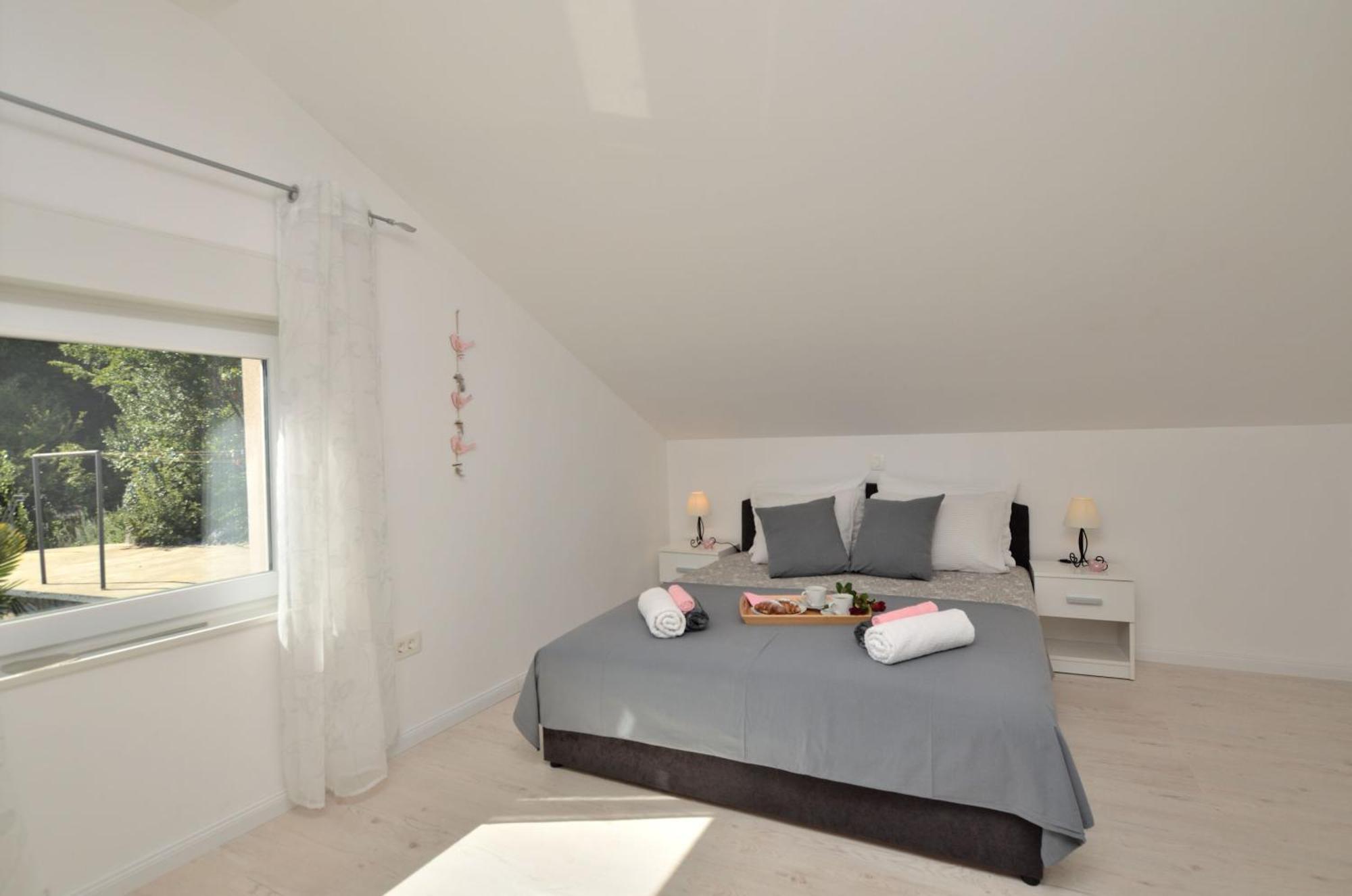 Apartments Viktoria ลอฟราน ภายนอก รูปภาพ