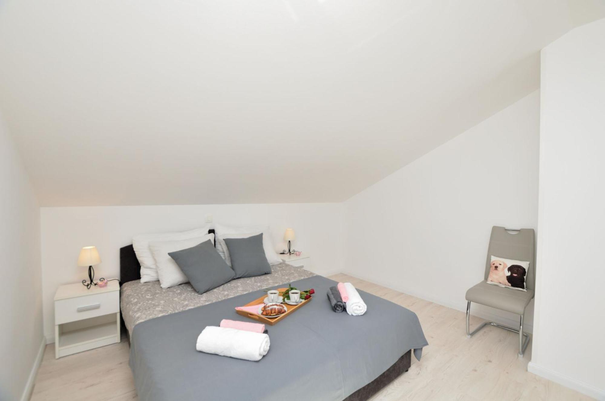 Apartments Viktoria ลอฟราน ภายนอก รูปภาพ
