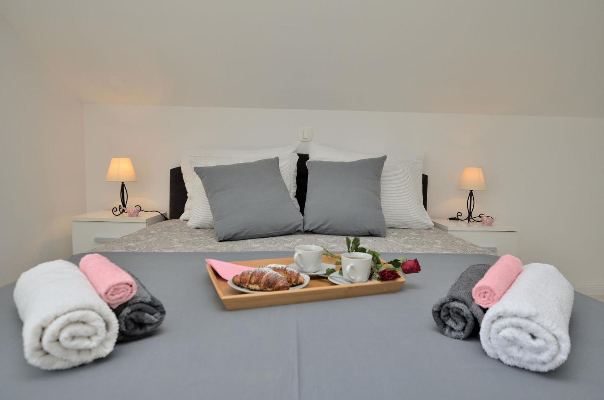 Apartments Viktoria ลอฟราน ภายนอก รูปภาพ