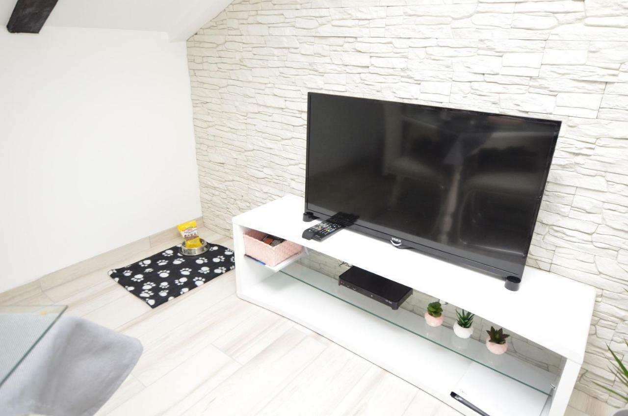Apartments Viktoria ลอฟราน ภายนอก รูปภาพ