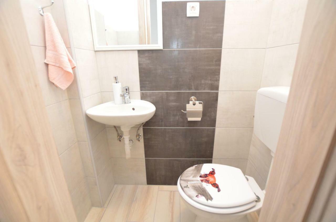 Apartments Viktoria ลอฟราน ภายนอก รูปภาพ